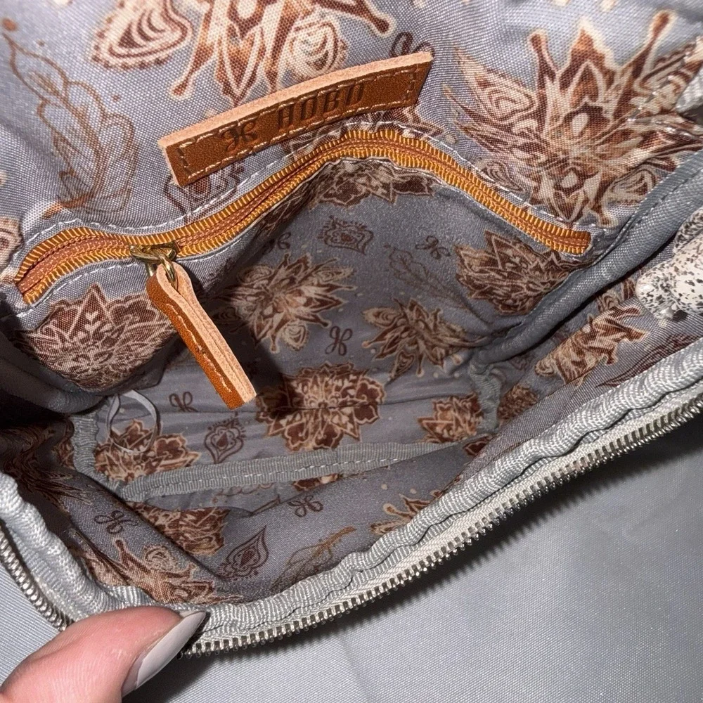 Hobo Small Leather Crossbody Shoulder Bag Pouch Purse Metallic Champagne